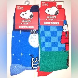 2 Pair Peanuts Novelty Socks Snoopy and Woodstoçk Shoe Size She Size 9-13 NWT